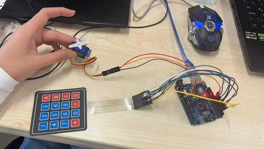 Arduino ile 4x4 Keypad Kullanımı ve Şifreli Servo Kilit Sistemi Projesi